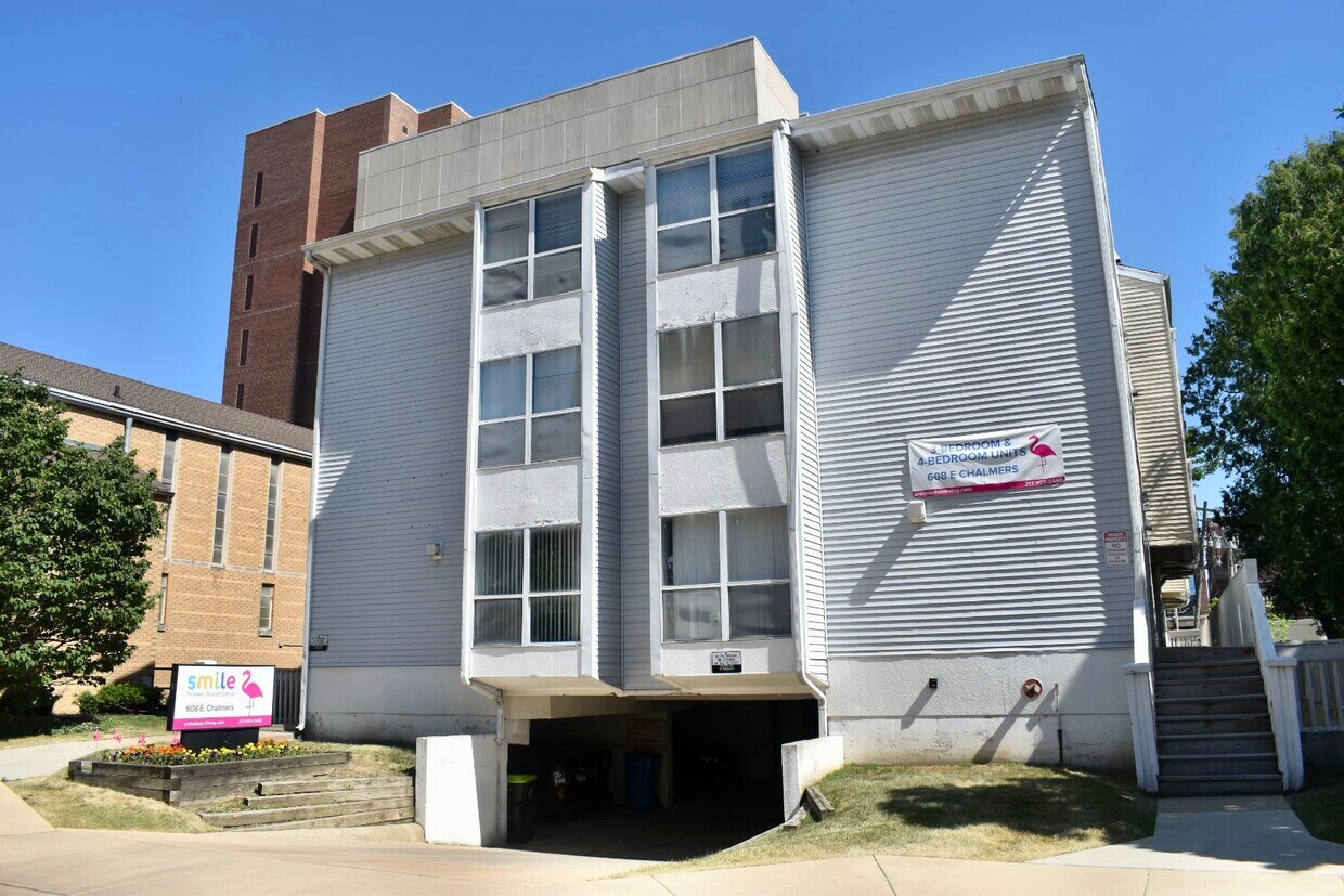 608 E Chalmers St, Champaign, IL 61820 Apartments in Champaign, IL