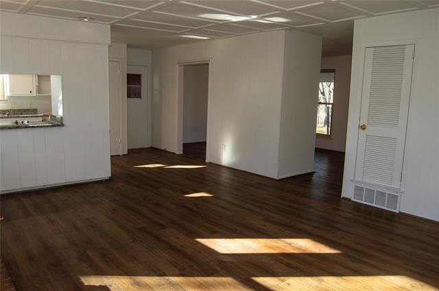 Foto del edificio - 1938 Spring Dr