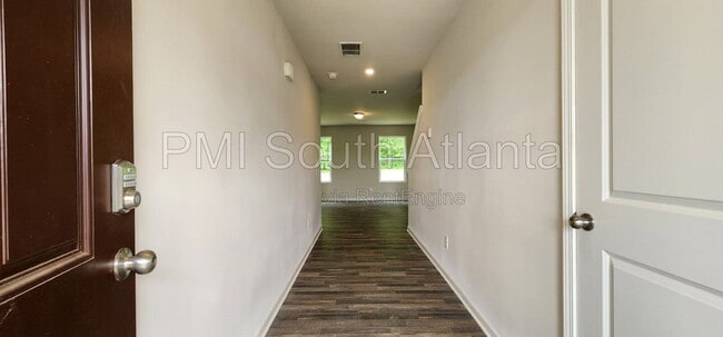 Building Photo - 116 Dogwood Ln