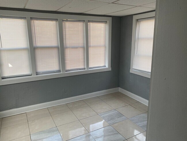 Foto del edificio - 3243 Delor St