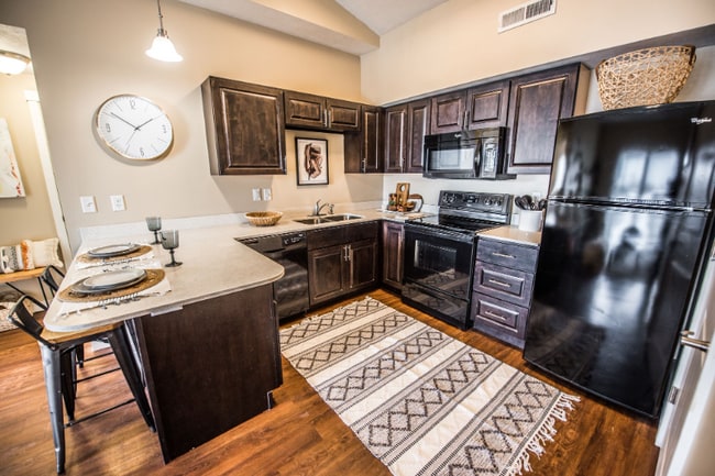 Building Photo - 1837 N Berra Blvd