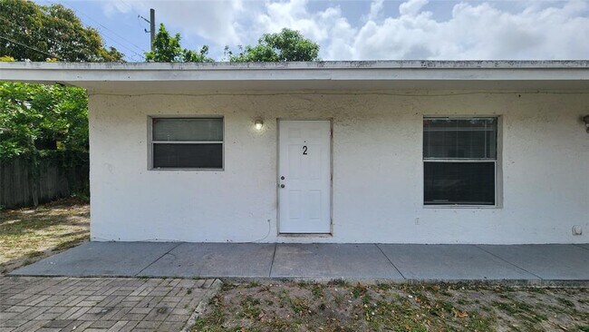Foto del edificio - 2221 NW 4th Ct