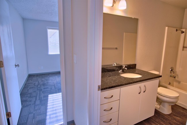 Foto del edificio - 1302 NW Knoxville Blvd