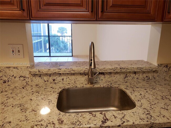 Foto del edificio - 8625 NW 8th St