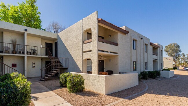 Foto del edificio - 10444 N 69th St