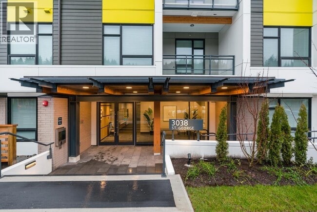 Building Photo - 3038 St George St