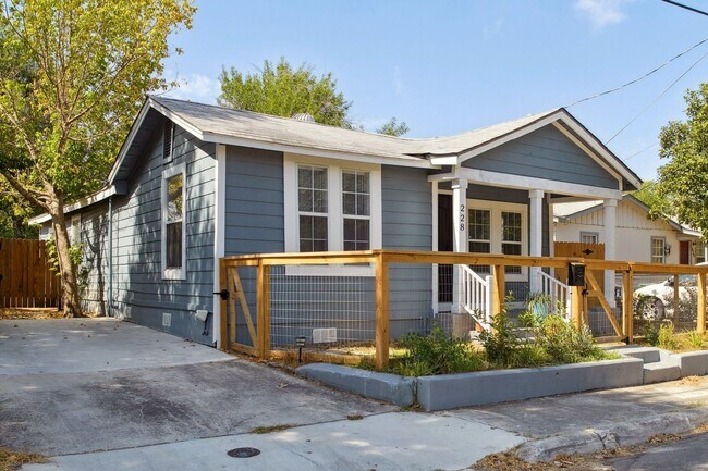 Foto del edificio - 3 Bedroom Single Family Home in San Antonio