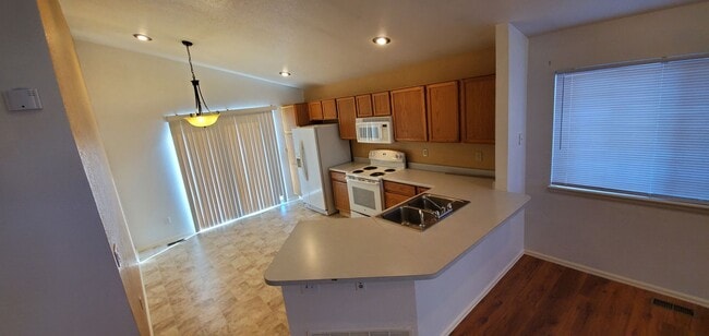 Photo - 2ND MONTH FREE FOR LEASE STARTING OCT 16!! House