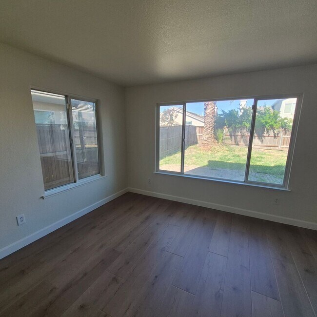 Foto del edificio - 5317 Buckwood Way