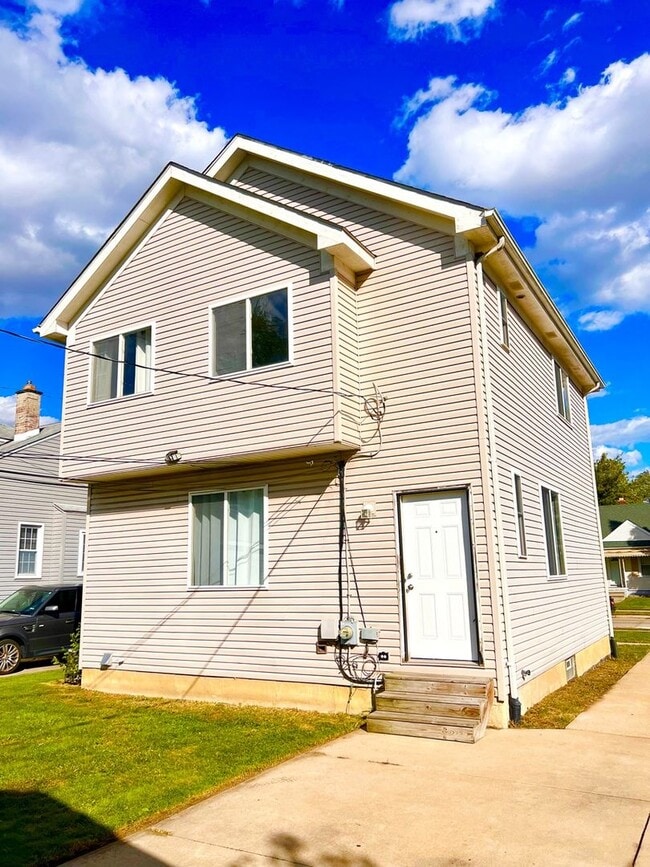 Building Photo - 3 Bedroom Single Family Home in Eastpointe