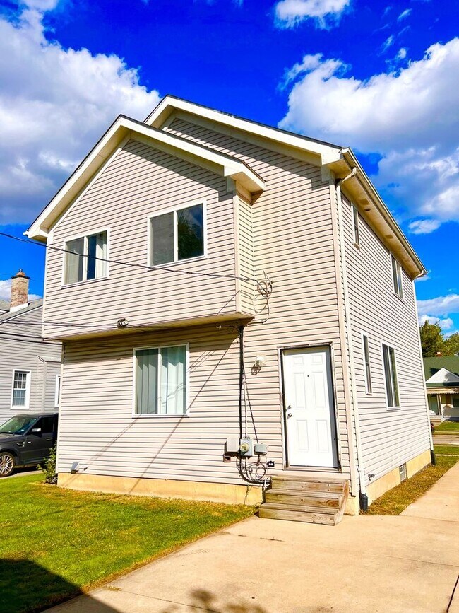 Foto del edificio - 3 Bedroom Single Family Home in Eastpointe