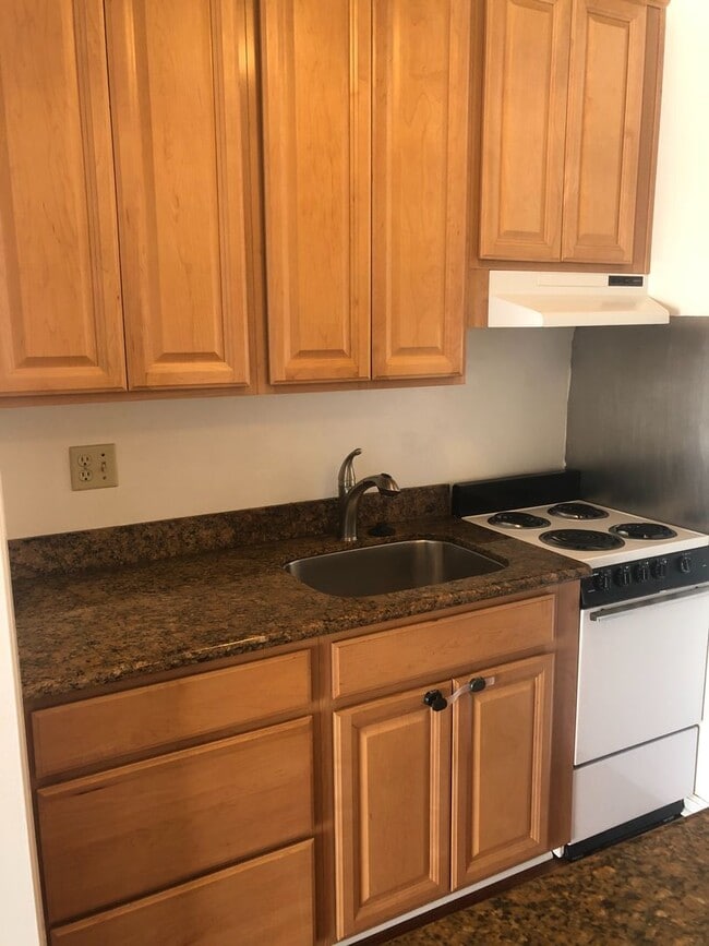 Foto del edificio - Beautiful one bedroom with grand Bay view’...