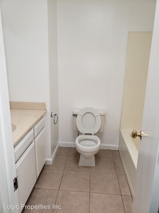 Building Photo - 3 br, 2.5 bath House - 1329 W. Latham
