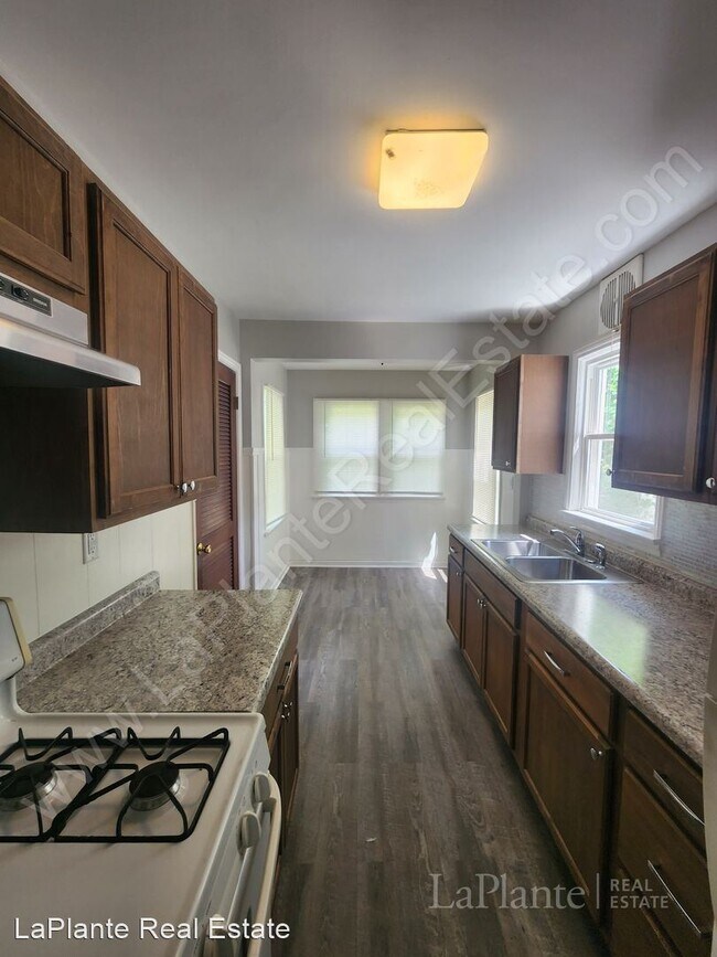 Building Photo - 2 br, 1 bath House - 814 Marmion Ave.