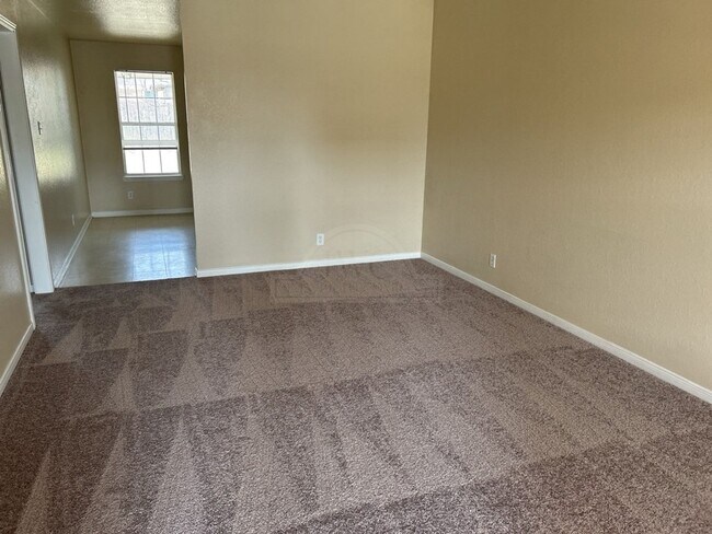 Foto del edificio - 1805 Windward Dr