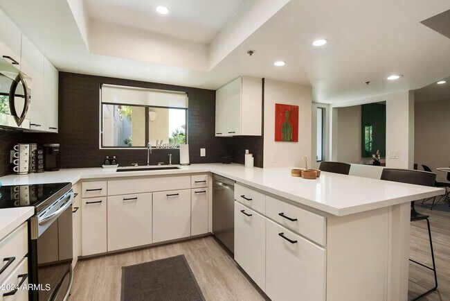 Foto del edificio - 5104 N 32nd St