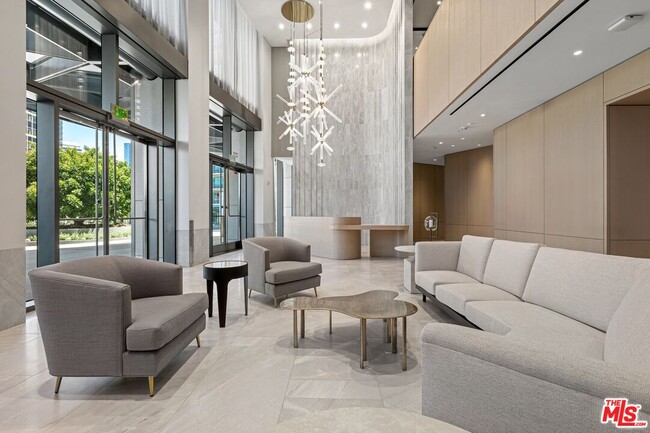 Building Photo - 211 Elm Ct