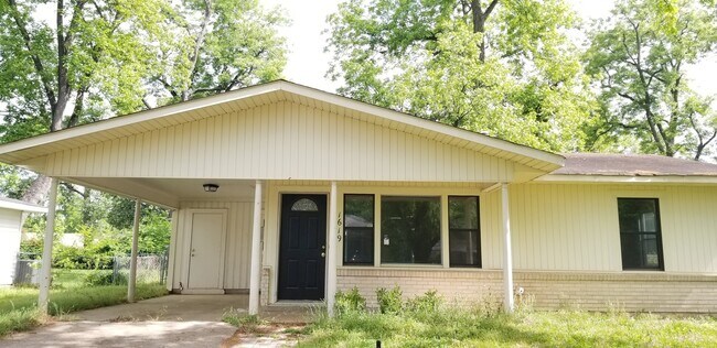 Building Photo - 1619 Cline St