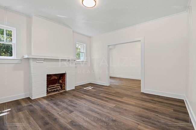 Building Photo - Charming 3 Bed 2 Bath Bungalow in Mobile