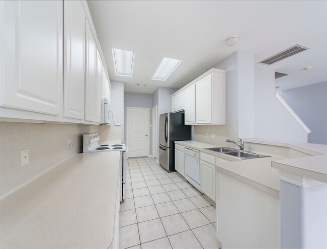 Building Photo - 16530 Cairngrove Ln