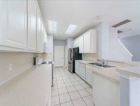 Building Photo - 16530 Cairngrove Ln