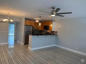 Building Photo - 306 Camden M