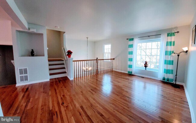 Building Photo - 10275 Calypso Dr