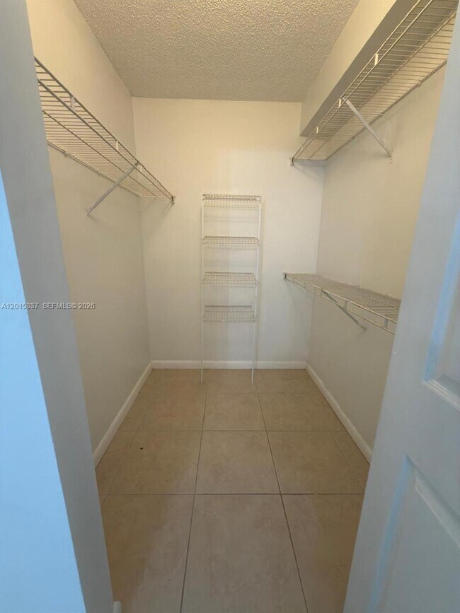 Foto del edificio - 11133 SW 8th St
