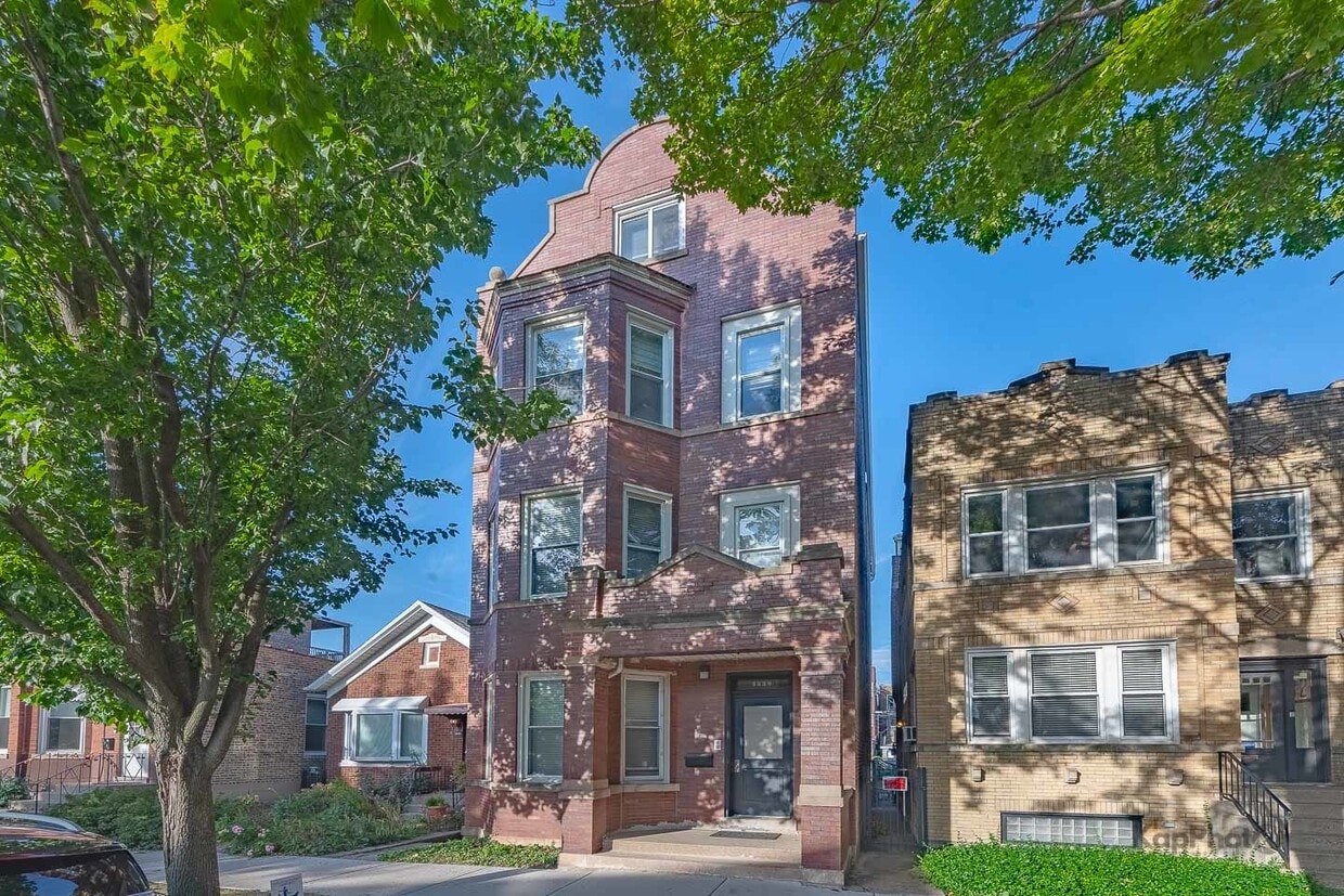 Primary Photo - 3328 S Emerald Ave