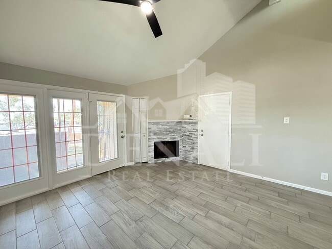 Building Photo - 4901 S Calle Los Cerros Dr
