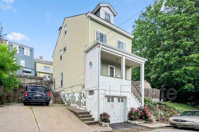 Building Photo - 2721 Berg St