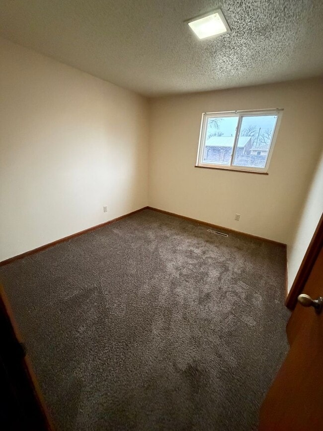 Foto del edificio - 3 Bedroom, 1 Bathroom House with Garage