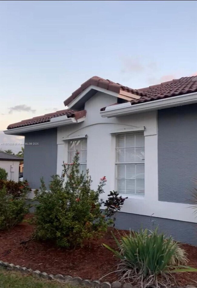 Foto del edificio - 8050 SW 157th Pl