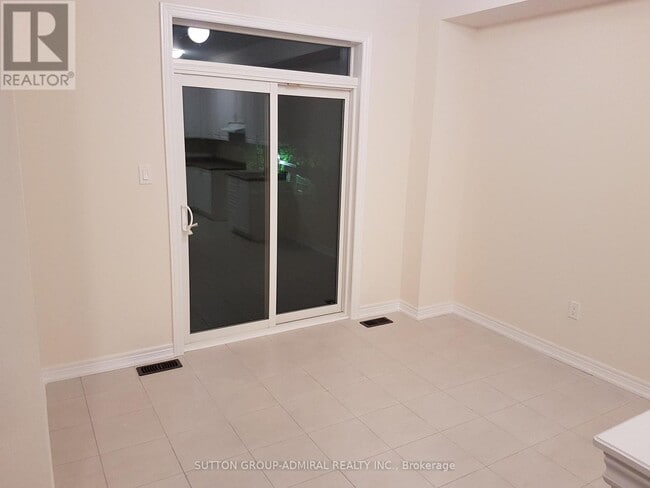 Building Photo - 38 Greenwood Dr