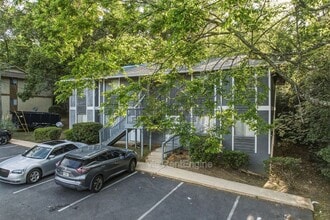 Building Photo - 713 Pointe Ct