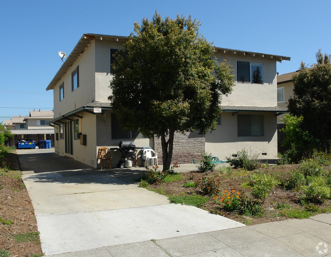 Building Photo - 779 Noranda Dr