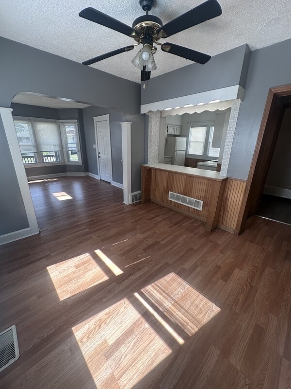 Foto del edificio - 4385 W 50th St