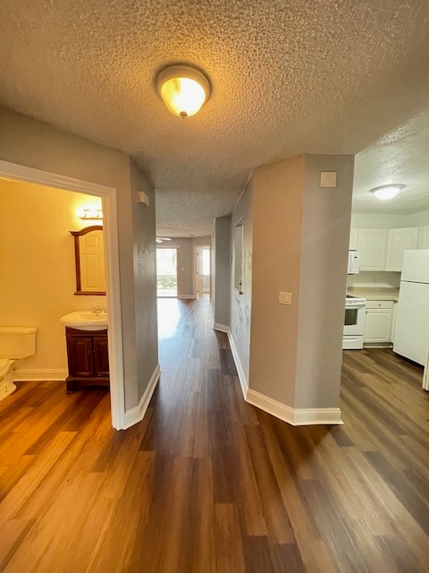 Photo - 8832 Coral Palms Ct Apartment