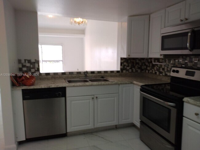Building Photo - 805 SW 113th Way