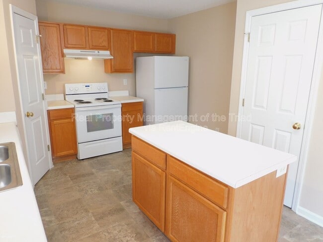 Foto del edificio - 5402 Carriage Woods Dr