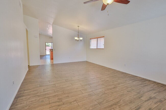 Foto del edificio - Rent by 01/31/26 get $500.00 off first months rent!!!!