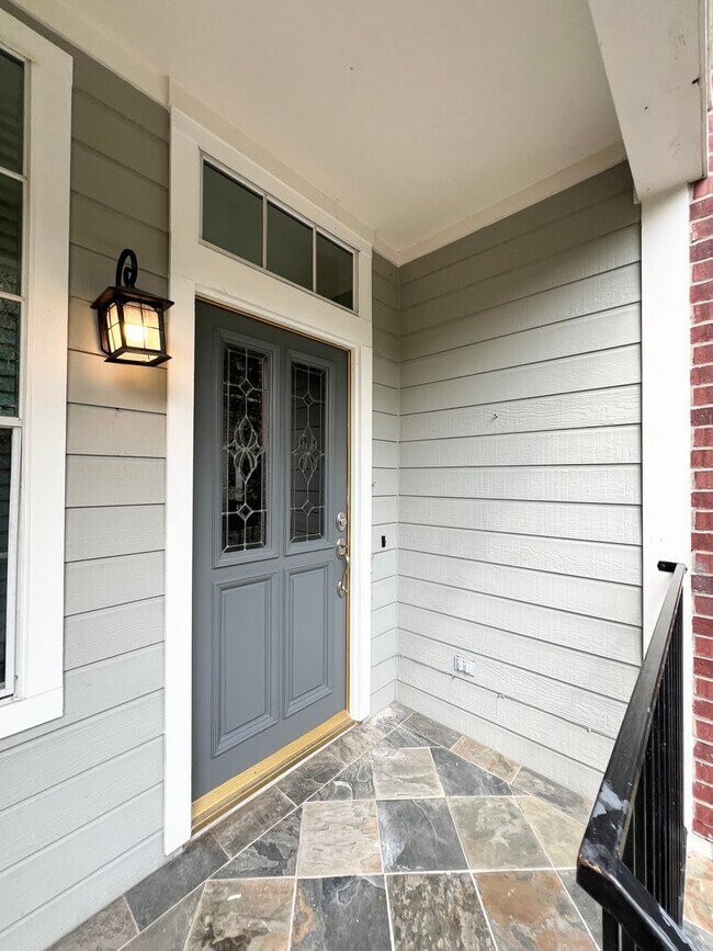 Building Photo - Stunning 4/3/2 Townhome in the Museum District !!!