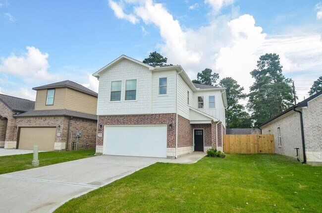 Building Photo - 9722 Champion Heavens Dr