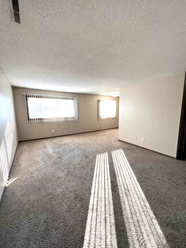 Meadowview Apartments 1200 Meadowview Dr Marion, IA Apartments for