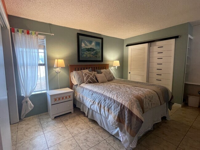 Building Photo - 1059 S Calle De Las Casitas
