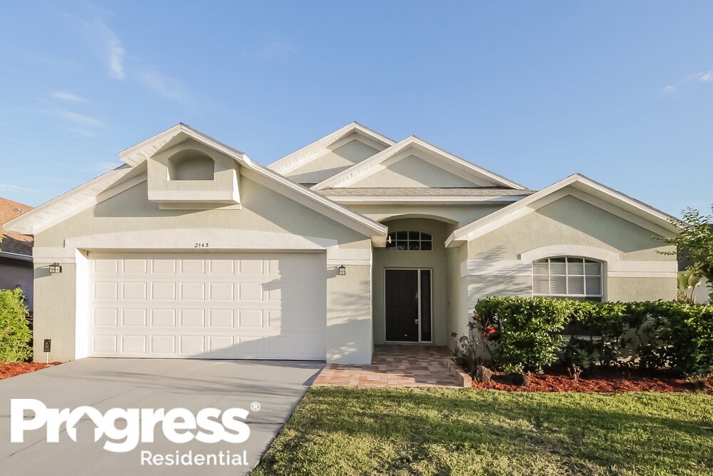Foto principal - 2143 Mallard Creek Cir