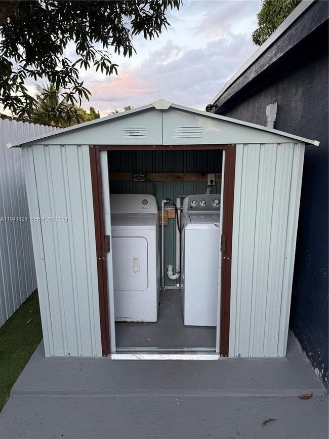 Building Photo - 2101 NW 105th Terrace