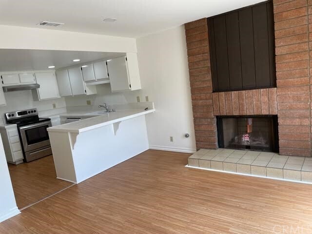 Foto del edificio - 16623 Bloomfield Ave