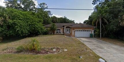 Building Photo - 18241 Edgewater Dr