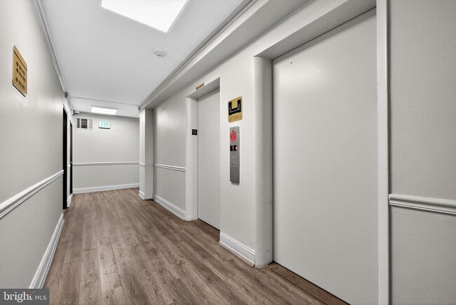 Building Photo - 2101 Chestnut St